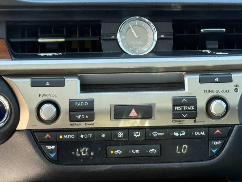 2014 Lexus ES 300h