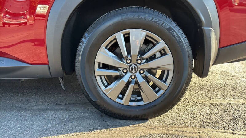 2022 Nissan Pathfinder SV