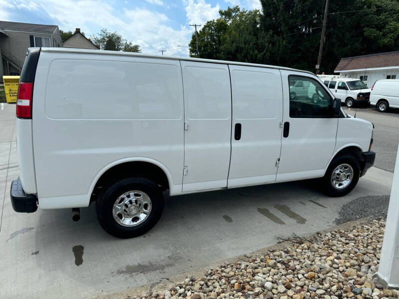 2018 Chevrolet Express Cargo Work Van photo 9