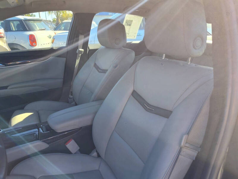 2013 Cadillac XTS Luxury Collection