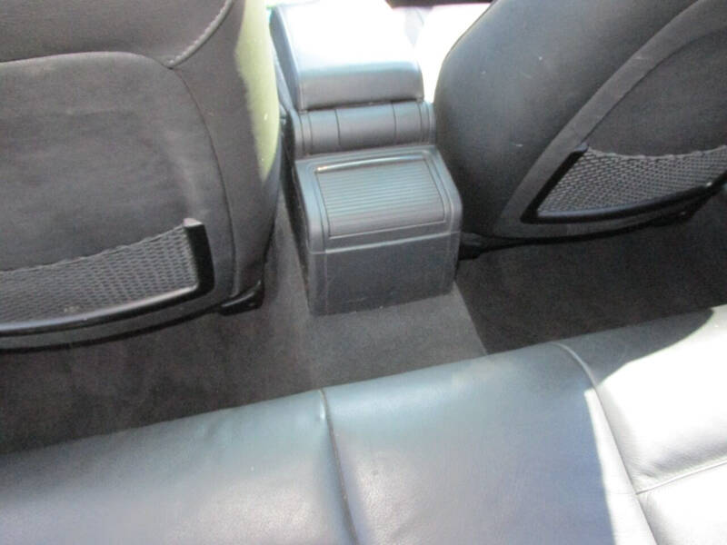 2004 BMW 3 Series 325xi