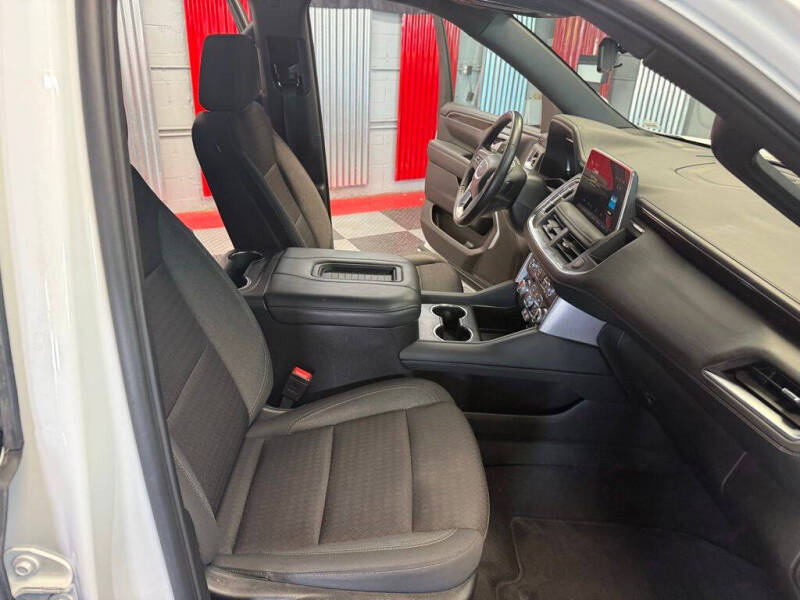 2024 GMC Yukon XL SLE
