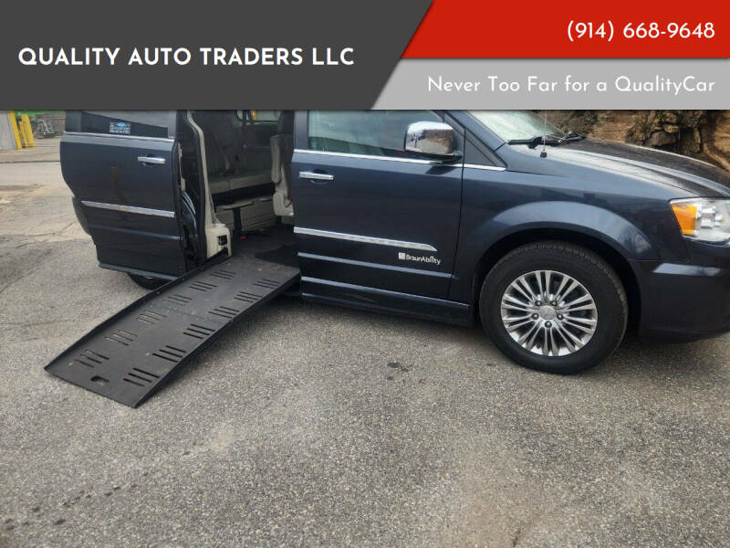 2013 Chrysler Town and Country Limited
