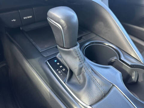 2020 Toyota Camry SE