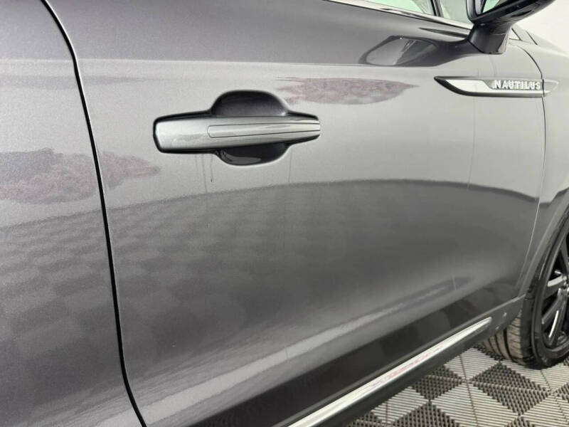 2021 Lincoln Nautilus Reserve