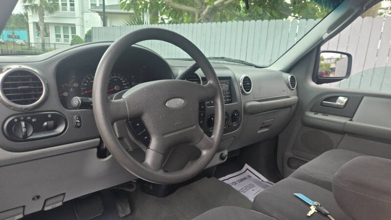 2004 Ford Expedition XLS
