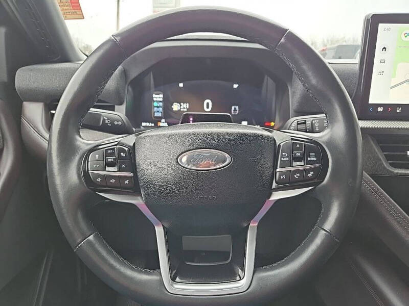 2025 Ford Explorer Platinum