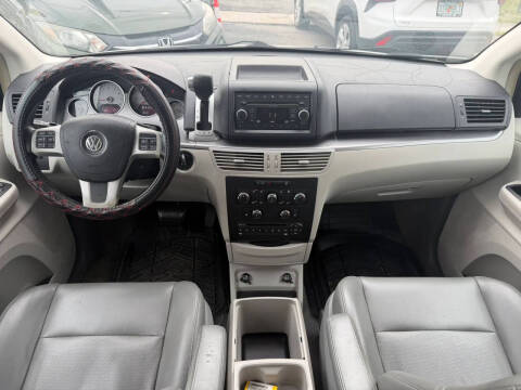 2011 Volkswagen Routan
