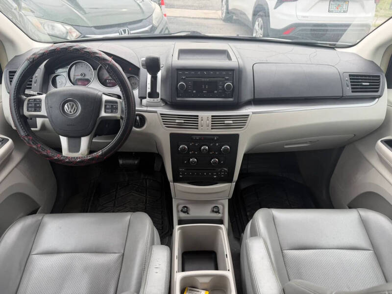 2011 Volkswagen Routan