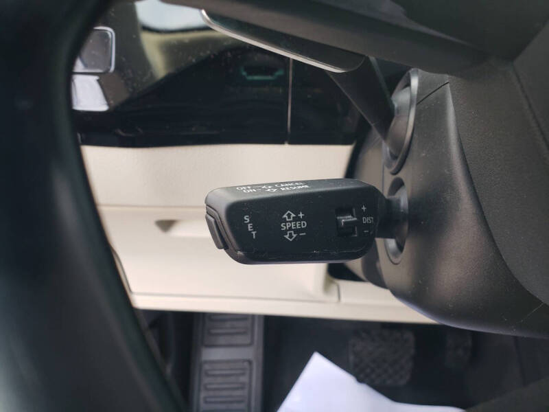 2019 Audi e-tron quattro Prestige