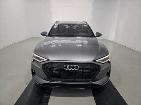 2022 Audi e-tron quattro Premium Plus