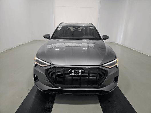 2022 Audi e-tron quattro Premium Plus