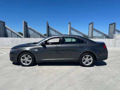 2018 Ford Taurus SEL