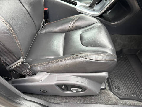 2017 Volvo XC60 T6 Dynamic