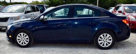2011 Chevrolet Cruze for sale at PINNACLE ROAD AUTOMOTIVE LLC in Moraine OH