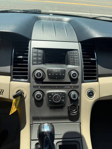 2015 Ford Taurus SE