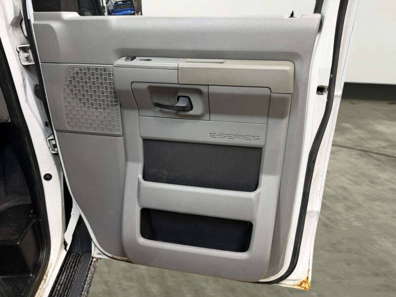 2010 Ford E-Series E-350 SD