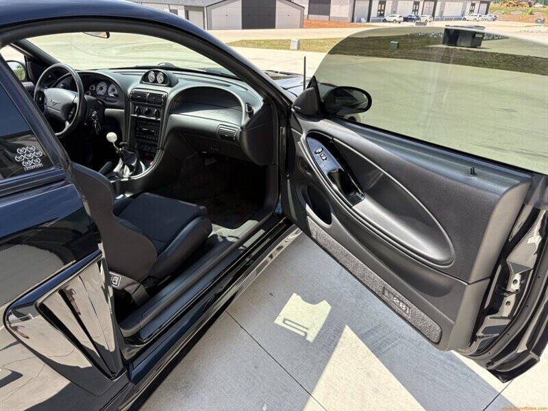 2002 Ford Mustang GT Deluxe