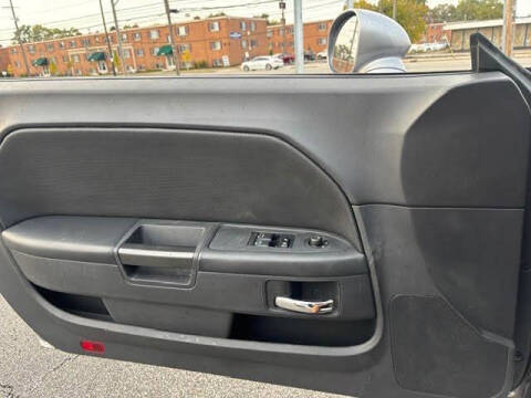 2014 Dodge Challenger SXT Plus