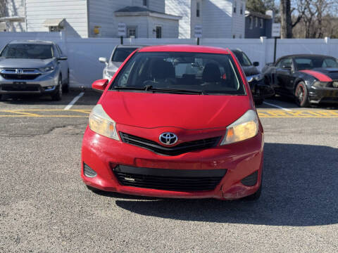 2014 Toyota Yaris 5-Door LE
