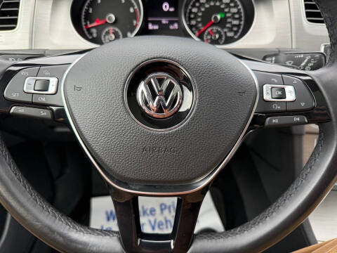 2017 Volkswagen Golf TSI Wolfsburg Edition