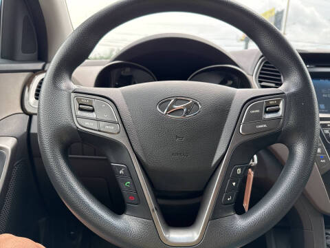 2017 Hyundai Santa Fe SE