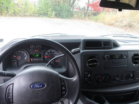 2009 Ford E-Series E-150 XLT