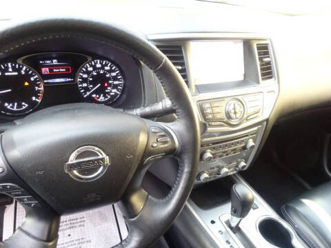 2018 Nissan Pathfinder SL