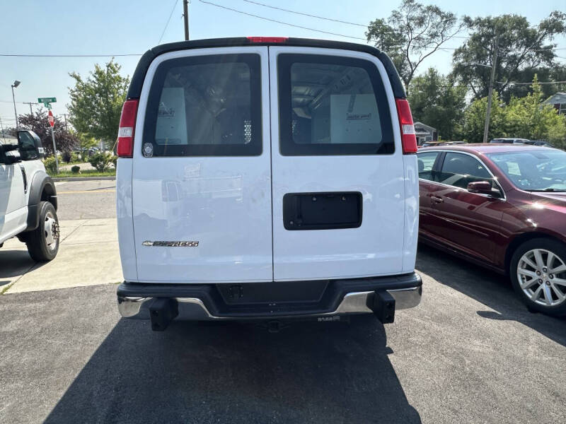 2021 Chevrolet Express 2500