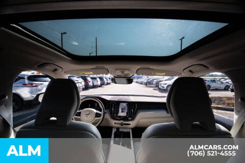 2024 Volvo XC60 B5 Plus Dark Theme