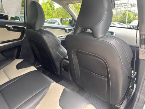 2017 Volvo XC60 T6 Dynamic