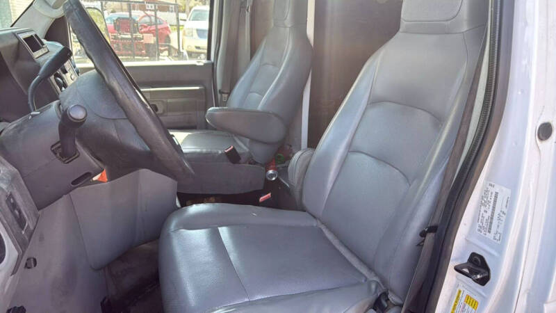 2016 Ford E-Series E-450 SD