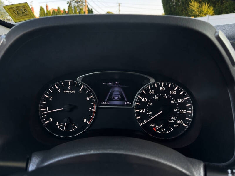 2017 Nissan Pathfinder SV