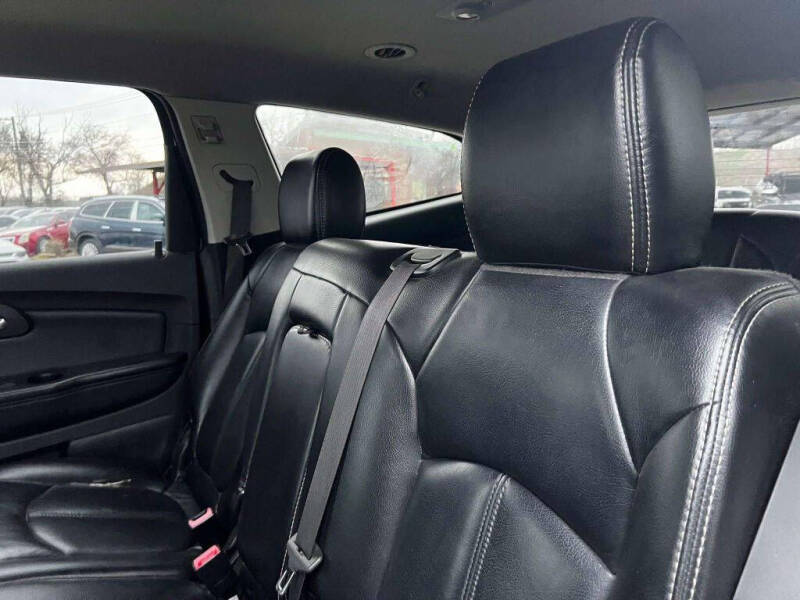 2011 Chevrolet Traverse LT