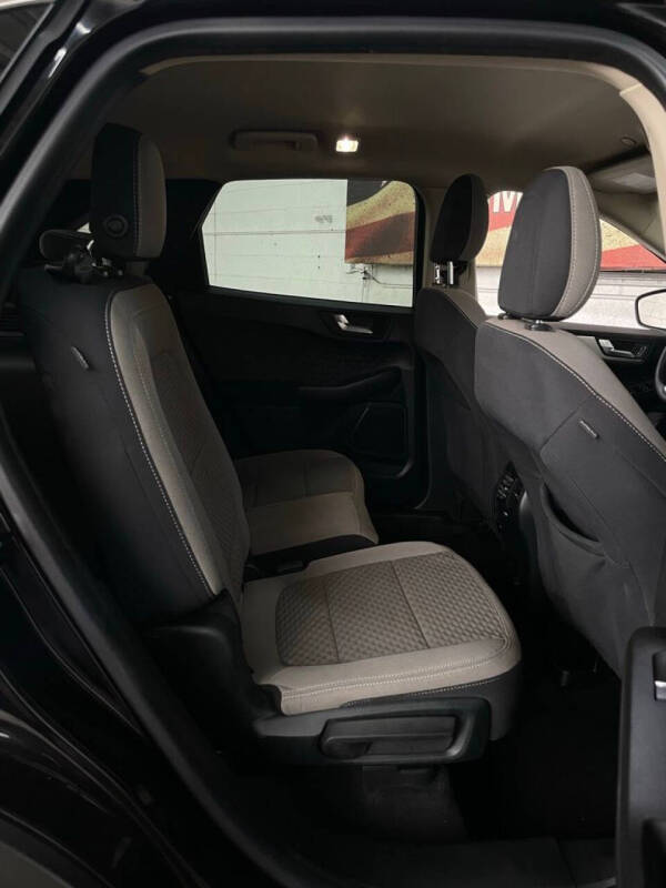 2020 Ford Escape SE