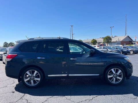 2016 Nissan Pathfinder SV