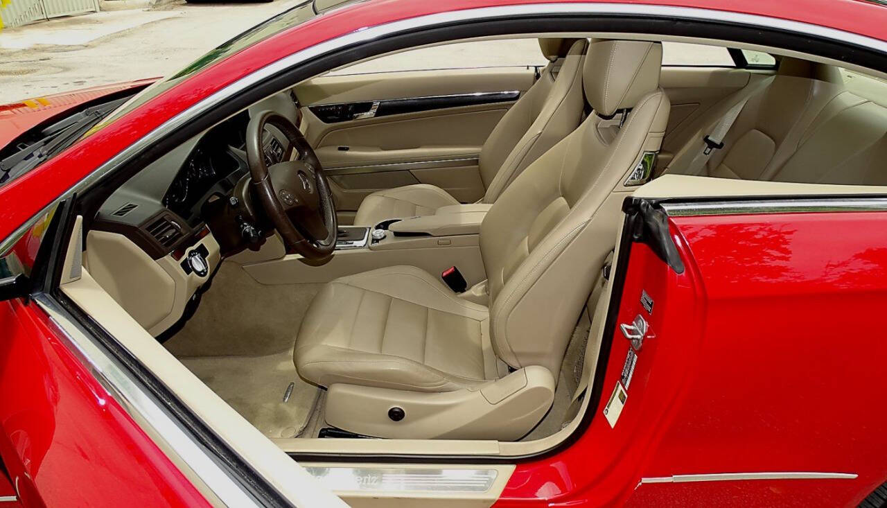 2010 Mercedes-Benz E-Class 23
