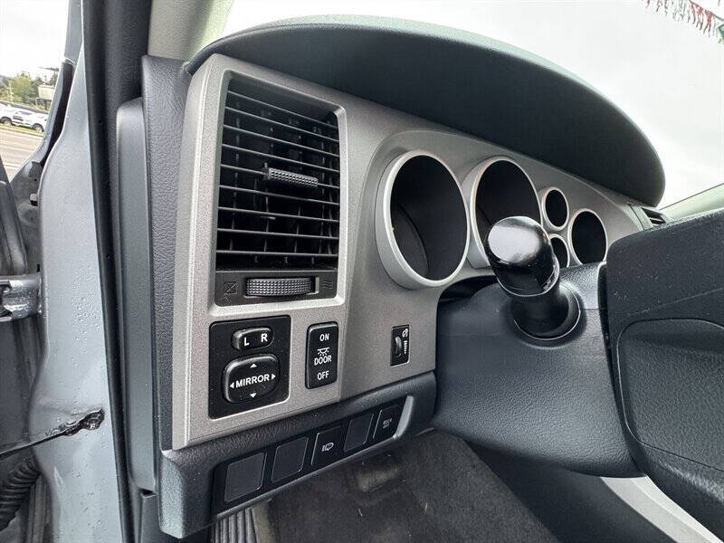 2013 Toyota Sequoia SR5