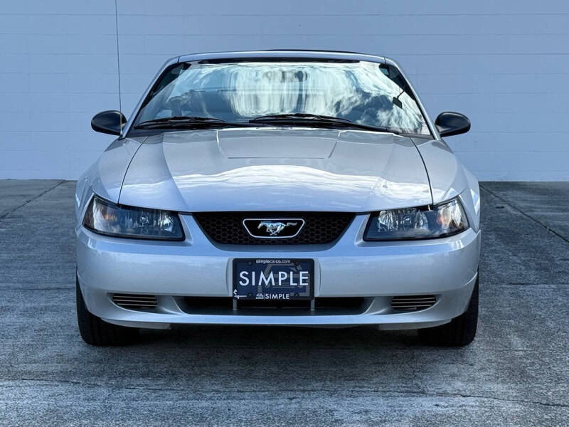 2003 Ford Mustang Deluxe