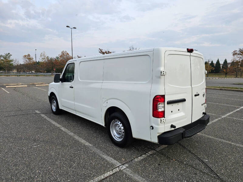 2017 Nissan NV 2500 HD S