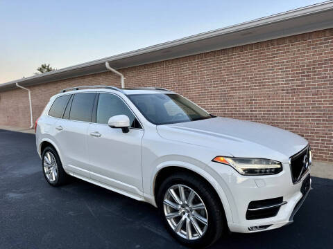 2016 Volvo XC90 T6 Momentum