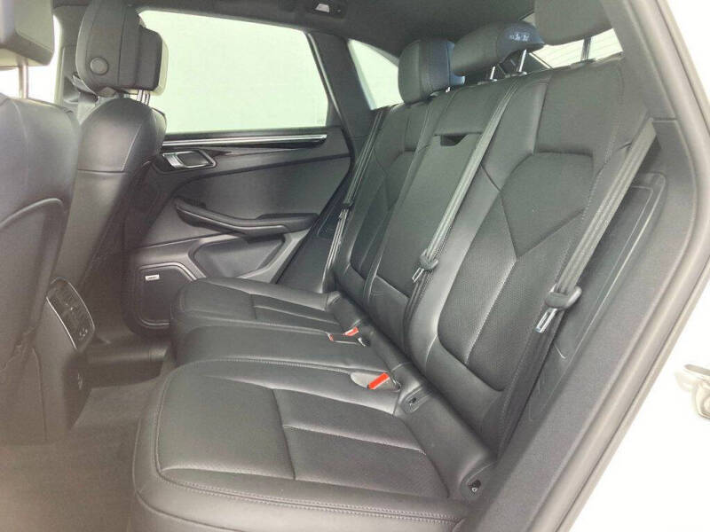 2022 Porsche Macan