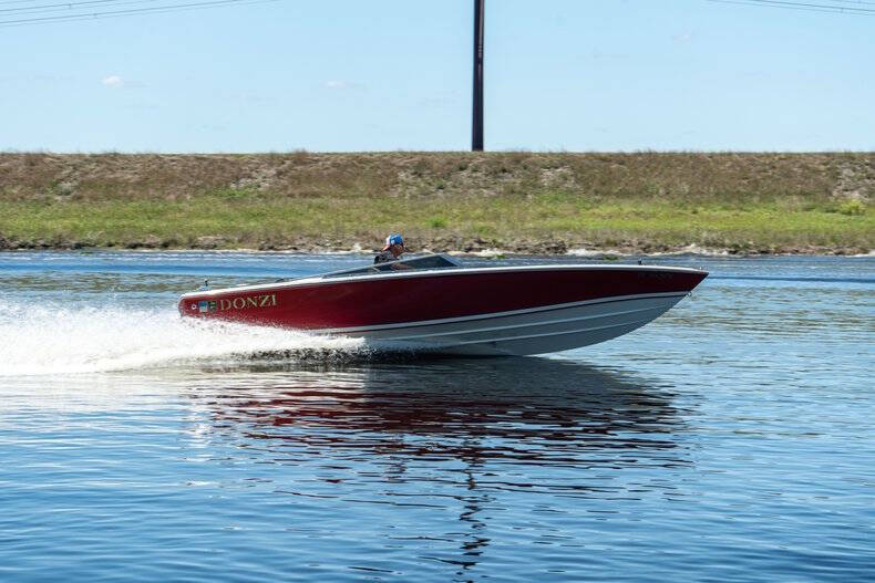 1994 Donzi Marine Classic 22