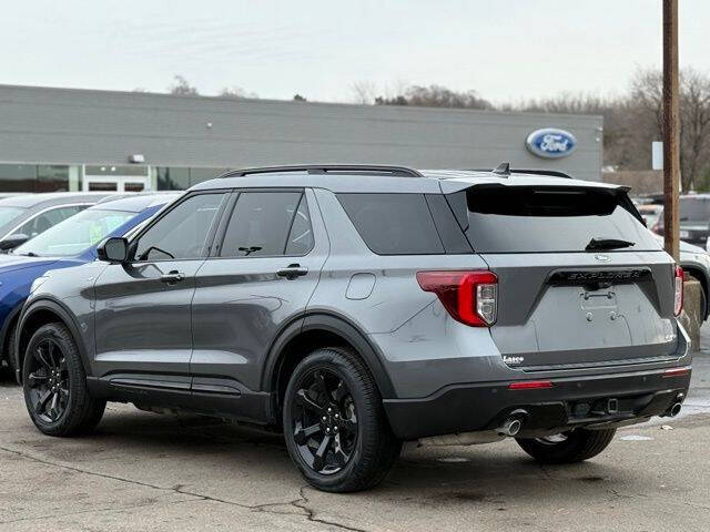 2024 Ford Explorer ST-Line