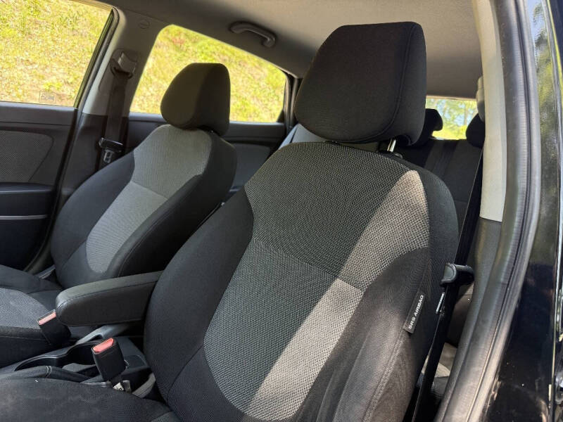 2013 Hyundai Accent GS