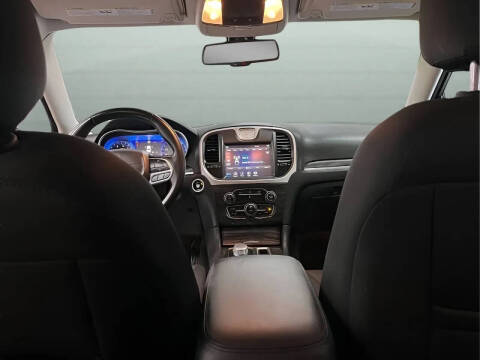 2022 Chrysler 300 Touring