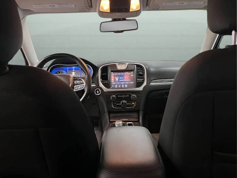 2022 Chrysler 300 Touring