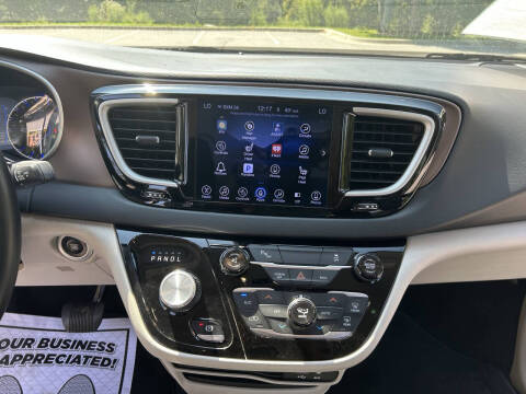 2017 Chrysler Pacifica Touring-L