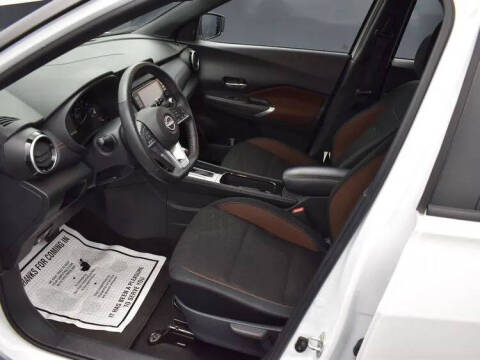 2023 Nissan Kicks SR