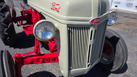 1952 Ford 8N Tractor